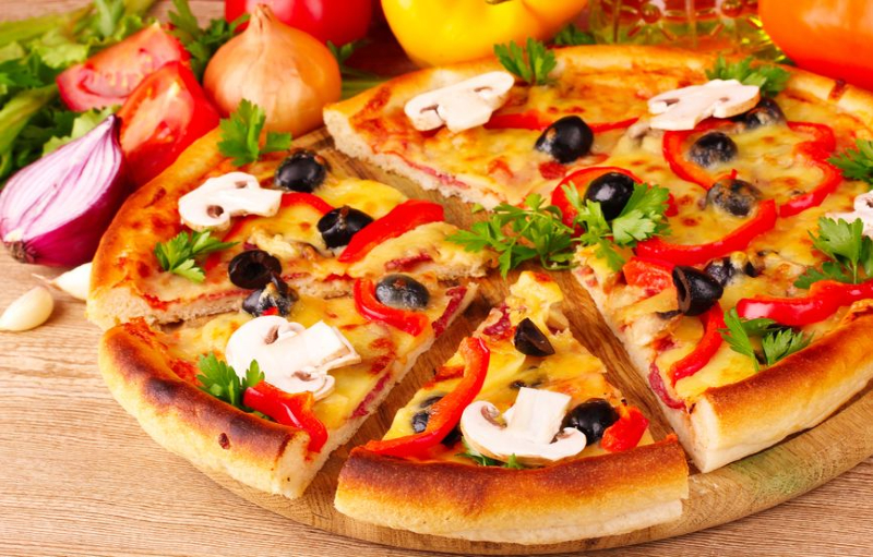 The Convenience and Taste of Pizza Delivery from Red Devil Italian Restaurant & Pizzeria