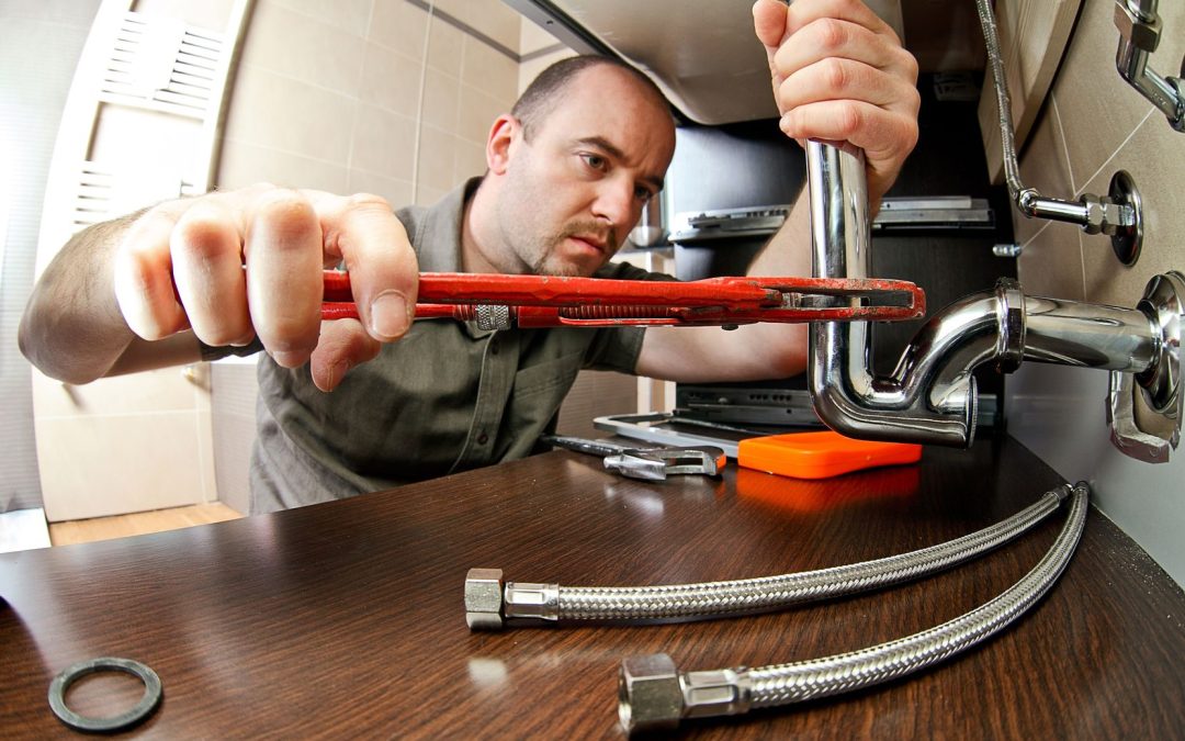 Handling leaks, floods, and pipe bursts using emergency plumbing services in Little Rock, AR